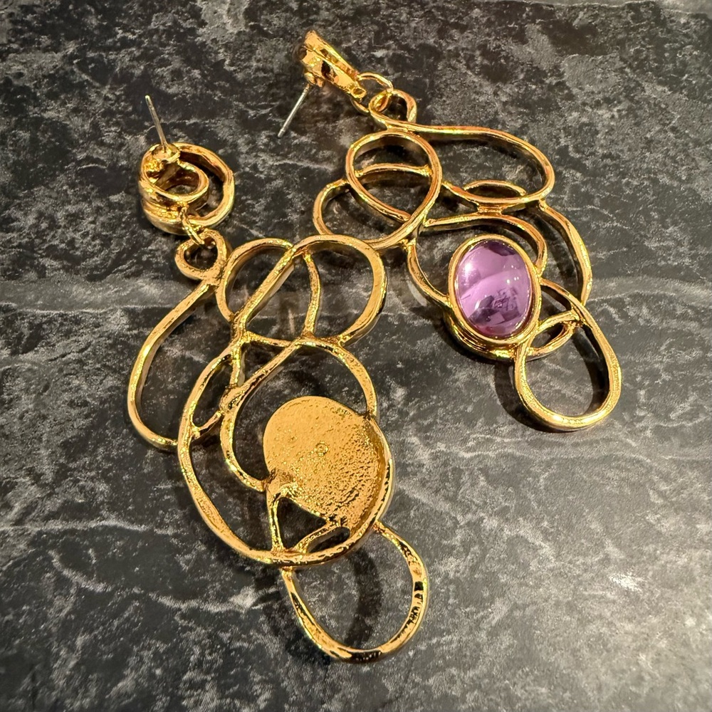 Vintage AVON Golden Web Dangle Swirl Earrings with Purple Cabochon - Picture 3 of 3